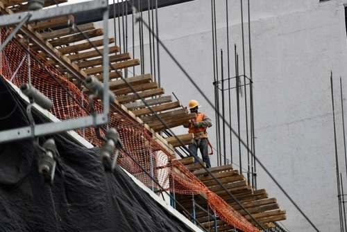 La construcción fue considerada actividad esencial en el sexto mes del año. Foto Yazmín Ortega Cortés