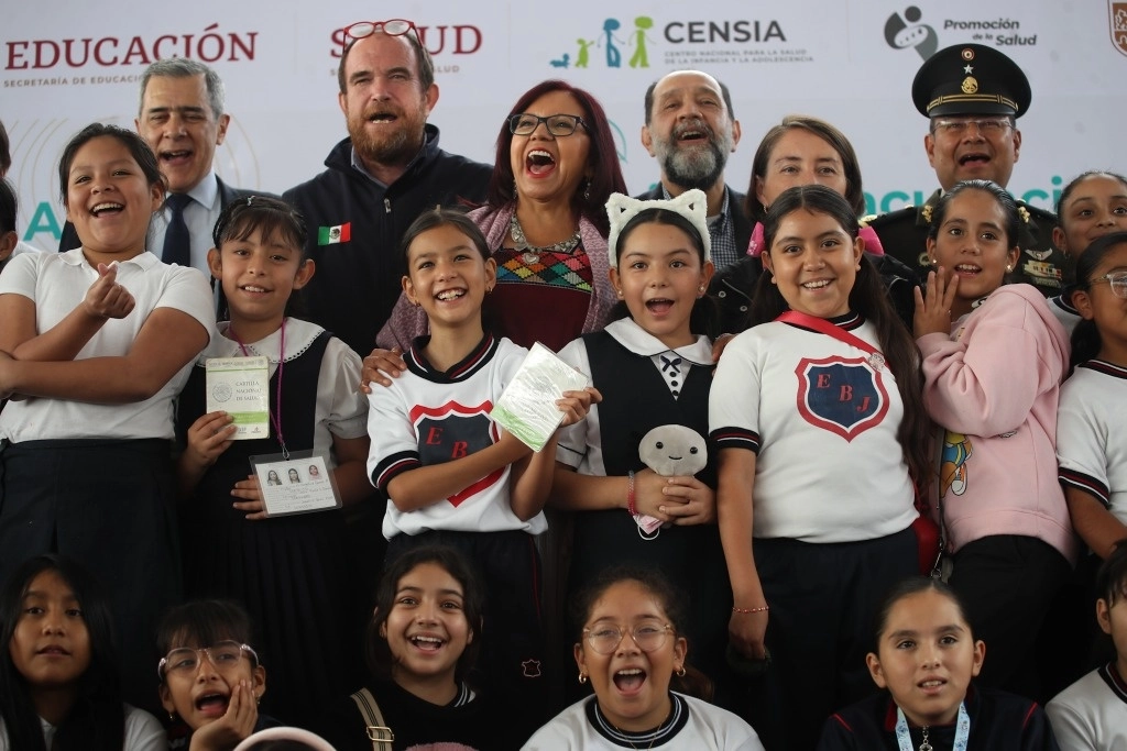 La campaña inició en la escuela primaria "Benito Juárez", de la colonia Roma, en la CDMX. Foto Yazmín Ortega Cortés