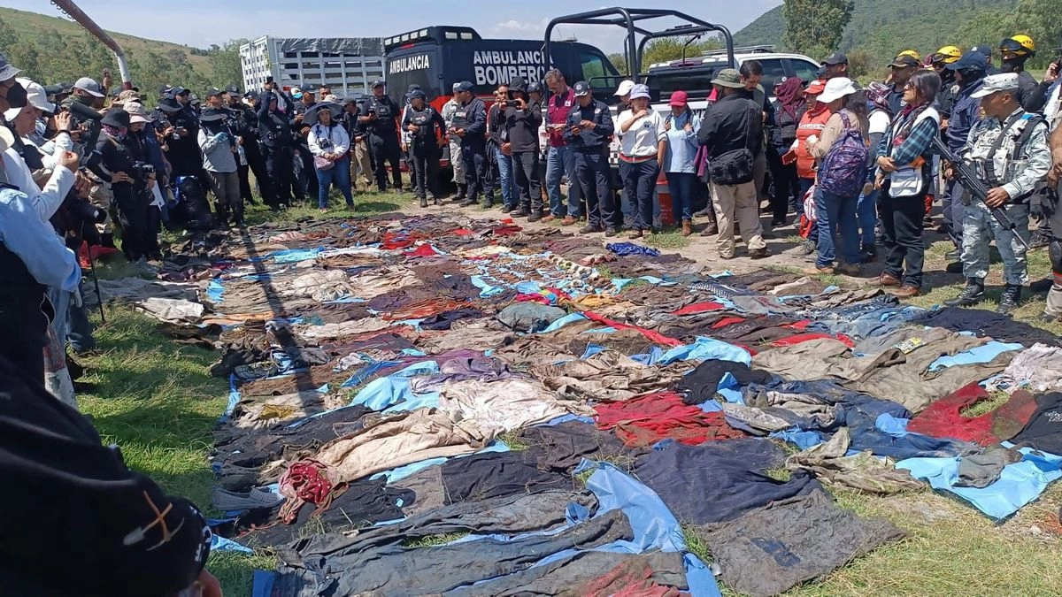 Durante la primera jornada de búsqueda por patrones de personas desaparecidas en Edomex, hubo tres hallazgos de interés forense con restos humanos y una bolsa con ropa. Foto 