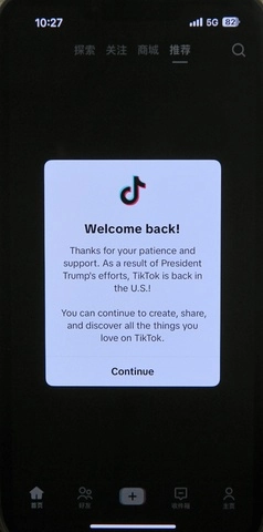 Trump también dijo esta semana que “le gustaría que Estados Unidos tuviera una posición de propiedad de 50 por ciento en una empresa conjunta” en TikTok. Foto Xinhua