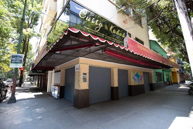Restaurantes y comercio se vieron obligados a cerrar sus puertas a causa de la pandemia de Covid-19. Foto LA JORNADA/Pablo Ramos García