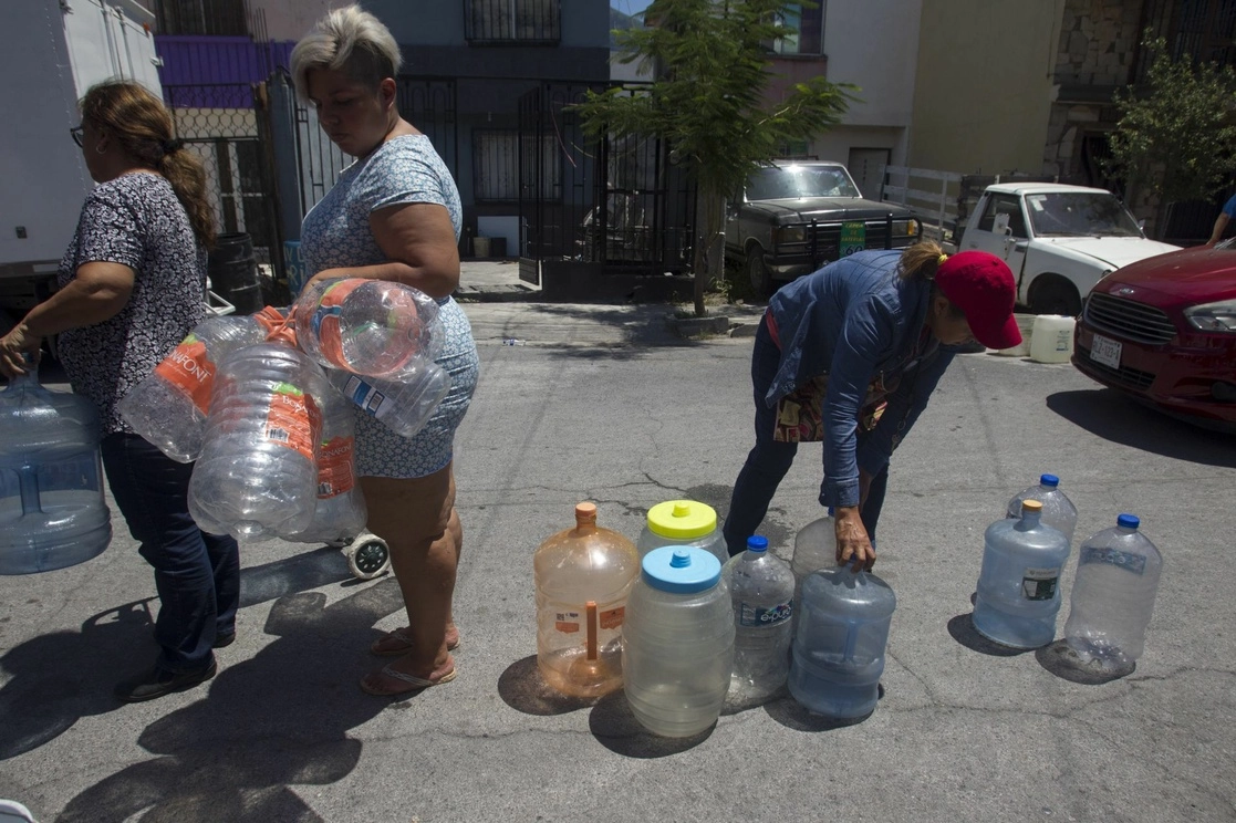 El presidente Andrés Manuel López Obrador reconoció que la iniciativa privada en Nuevo León está colaborando para resolver la crisis de escasez de agua en la zona metropolitana de Monterrey; sin embargo, enfatizó que esto ha sido insuficiente, por lo que en caso de ser necesario se tomarías otras medidas. Foto Cuartoscuro

