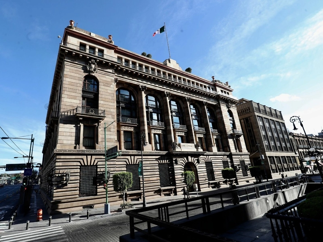 Edificio del Banco de México en la capital del país. Foto Luis Castillo / Archivo