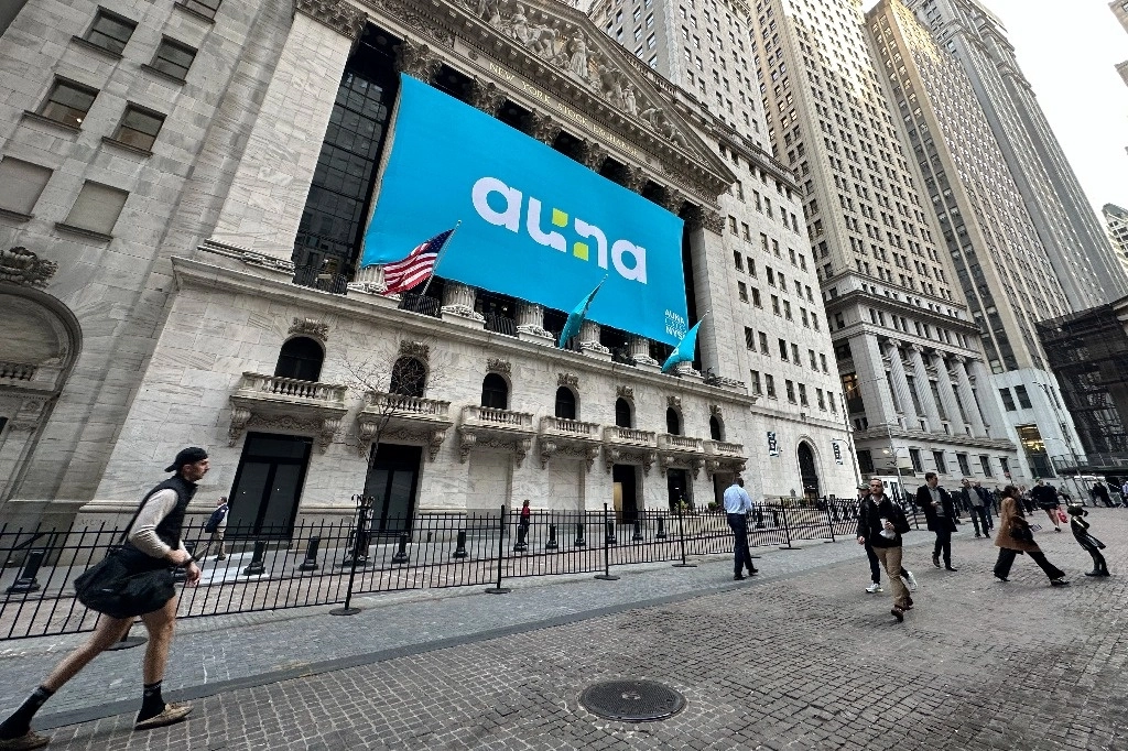 Las grandes empresas tecnológicas repuntaron este jueves y llevaron al Nasdaq, de gran tecnología, a ganar 1.68 por ciento, unos 271.84 puntos, para alcanzar un nivel histórico en 16 mil 442.20 unidades. Foto Ap