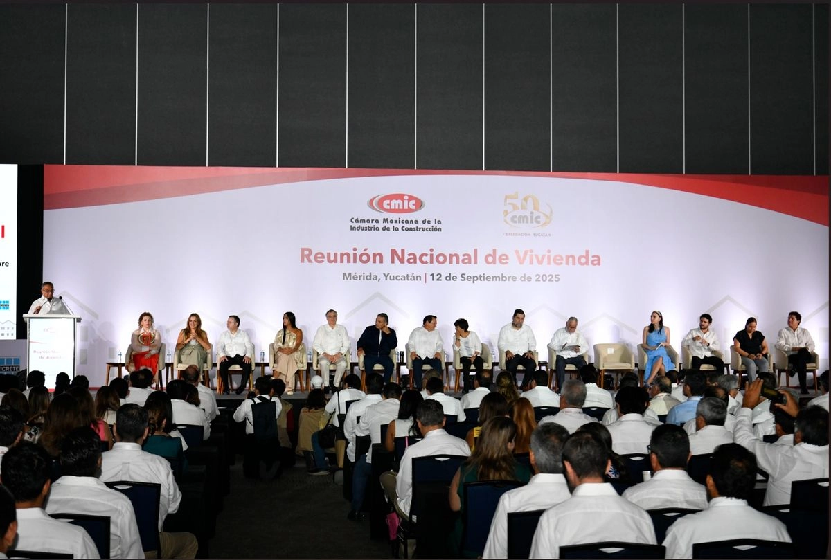 Reunión Nacional de Vivienda, en el marco del 50 aniversario de la CMIC Yucatán. Foto