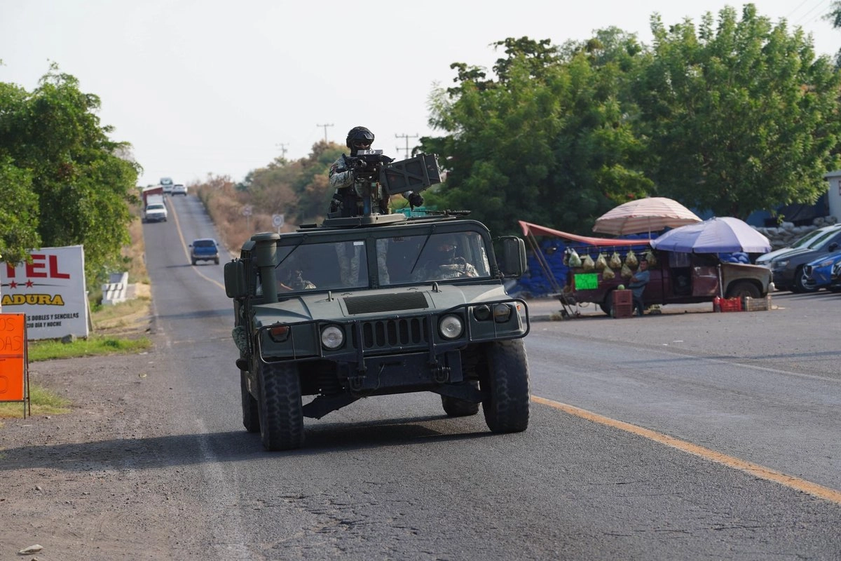 Durante  los 15 días que tiene en marcha el Plan Michoacán para la Paz se han tenido a más de 100 personas y decomisado armas y drogas. Foto 