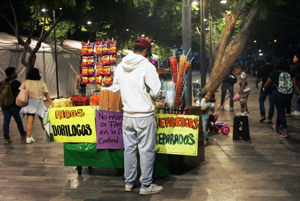 En los últimos 40 años la dieta mexicana ha pasado de incluir alimentos frescos a productos ultraprocesados. Foto Roberto García / Archivo