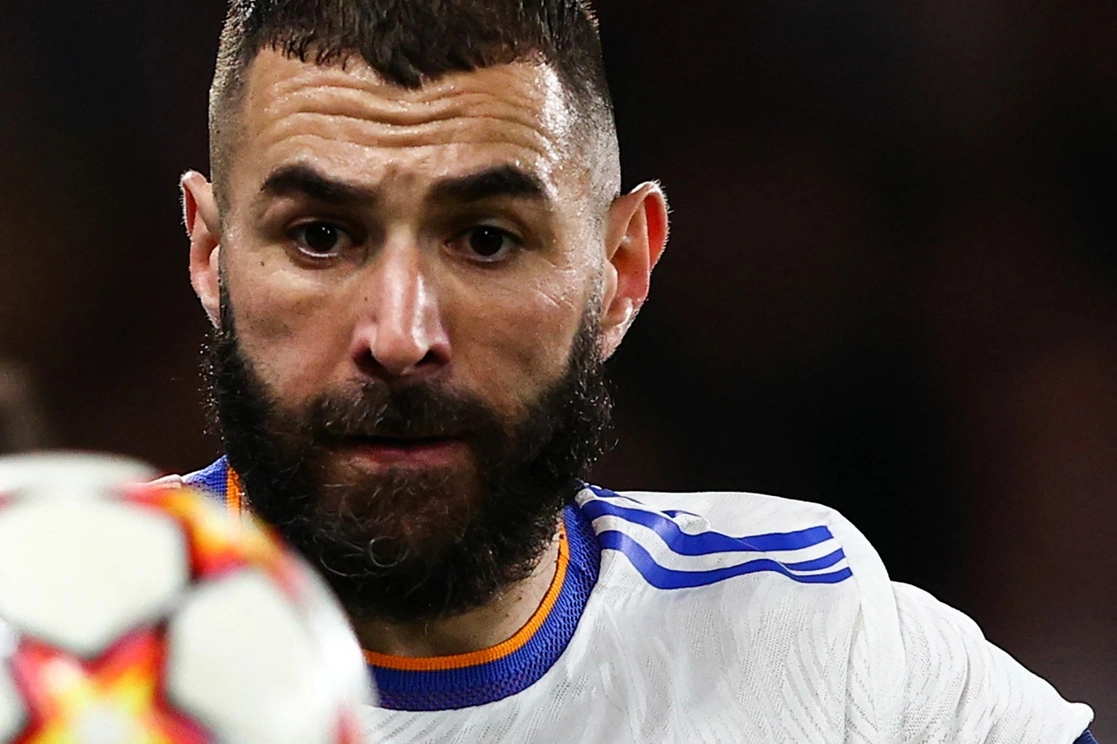 Karim Benzema anotó los tres goles ‘merengues’ ante el Chelsea, en la ida de cuartos de final en la UEFA Champions League. Foto Afp