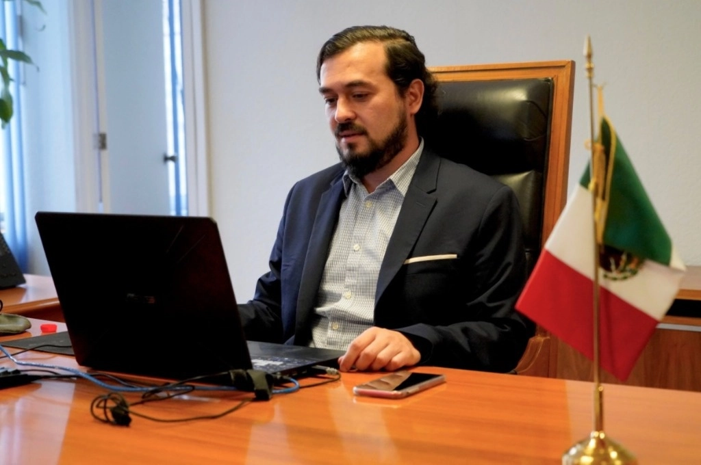 El titular de la Comisión Nacional de los Salarios Mínimos, Luis Felipe Munguía Corella, urgió a los senadores a aprobar la modificación a Ley Federal del Trabajo en la que se establece que el salario mínimo no esté por debajo de la inflación. Foto tomada del Twitter de @conasami