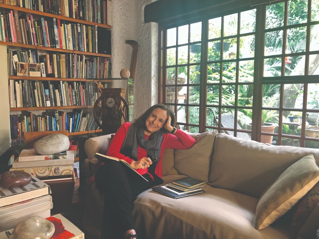 Para Diana Bracho, la experiencia de publicar un libro es como iniciar una nueva vida. Foto cortesía de la poeta y actriz