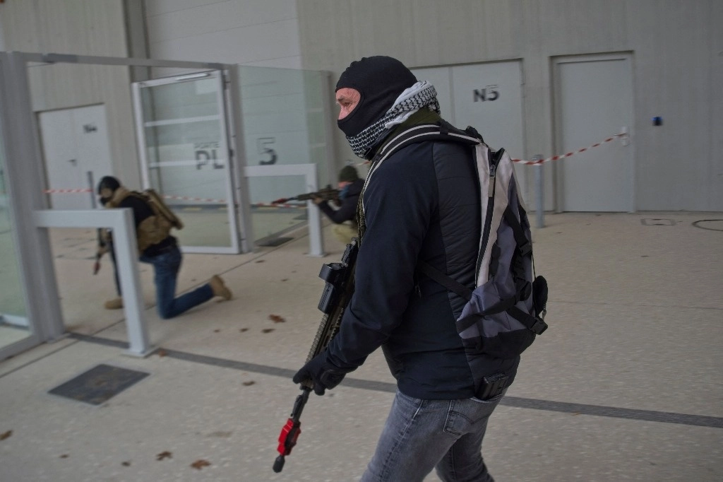 Más de 68 mil armas de fuego traficadas en EU entre 2017 y 2021 se vendieron en establecimientos sin licencia. Foto Afp / Archivo 