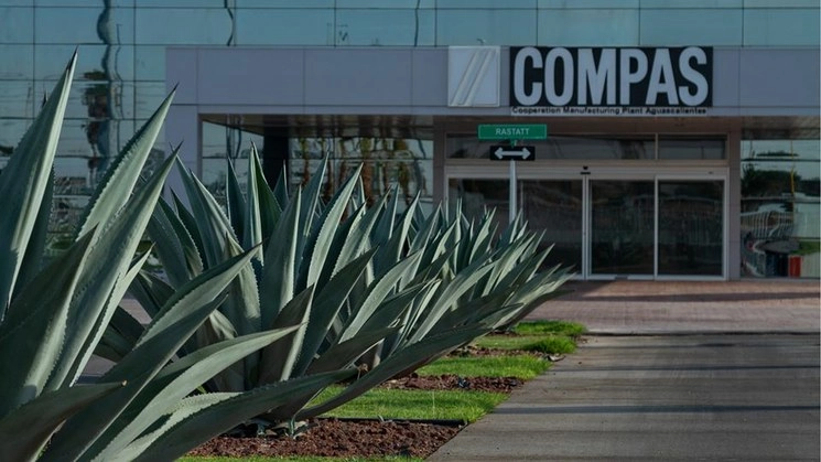 Fachada de la planta armadora de Aguascalientes. Foto tomada del facebook de Cooperation Manufacturing Plant Aguascalientes 