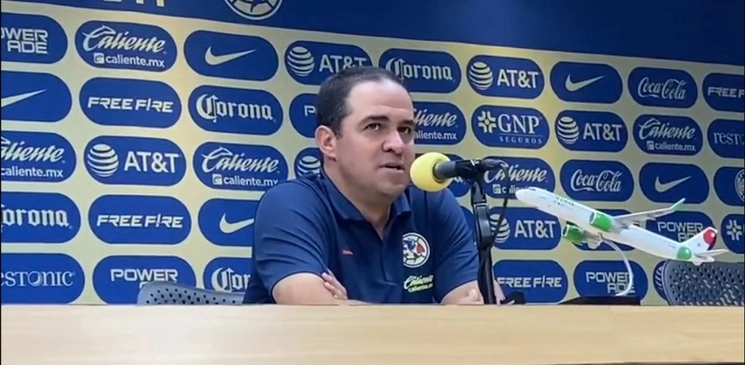 André Jardine durante su conferencia después del partido. Foto La Jornada