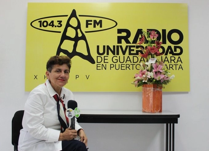 La también directora de Radio UdeG, en Puerto Vallarta, salía de una transmisión cuando sujetos armados la atacaron, causándole lesiones graves en cuello y tórax. Foto de Twitter