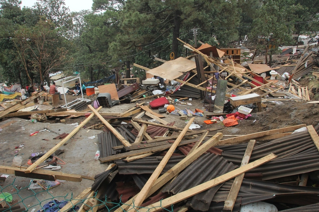 Organizaciones que lucran con familias necesitadas se aprovechan de la escasa vigilancia en áreas alejadas de la ciudad. Foto Cuartoscuro