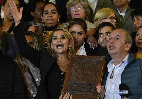 La oposición ha señalado que de esta forma se admite que se puso en marcha una ley que da impunidad a los afines al MAS. foto Afp
