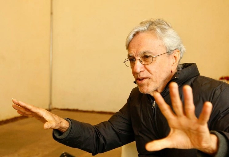 "En Brasil hay una trama que corroe los principios democráticos", lamentó el músico brasileño Caetano Veloso. Foto Roberto García Ortiz / Archivo 