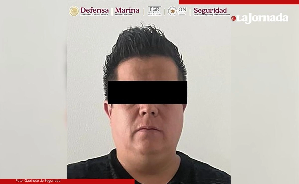Durante cateos en Guadalajara autoridades federales y locales detuvieron a tres presuntos integrantes del ‘CJNG’, entre ellos Nazario “N”, supuesto responsable de las operaciones de extorsión y venta de droga en Jalisco y Puebla. Foto 
