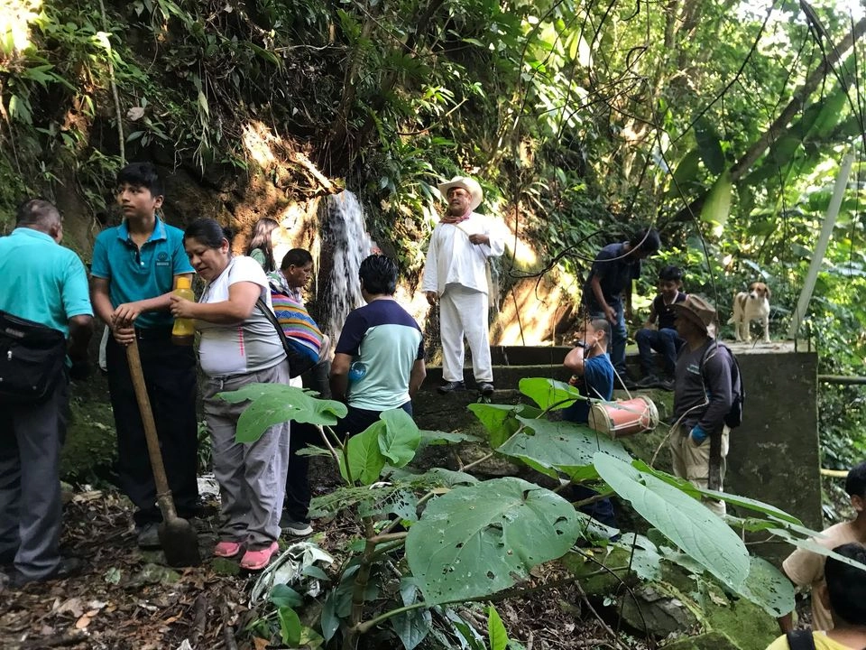 Con ceremonias tradicionales, comunidades del norte de Chiapas agradecieron a los manantiales el "regalos del agua". Foto
