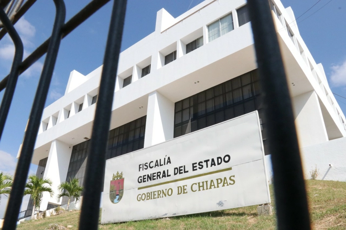 La Fiscalía General de Chiapas informó que familiares de los presuntos homicidas reconocieron los cuerpos. Foto tomada de la cuenta de Twitter @FGEChiapas 