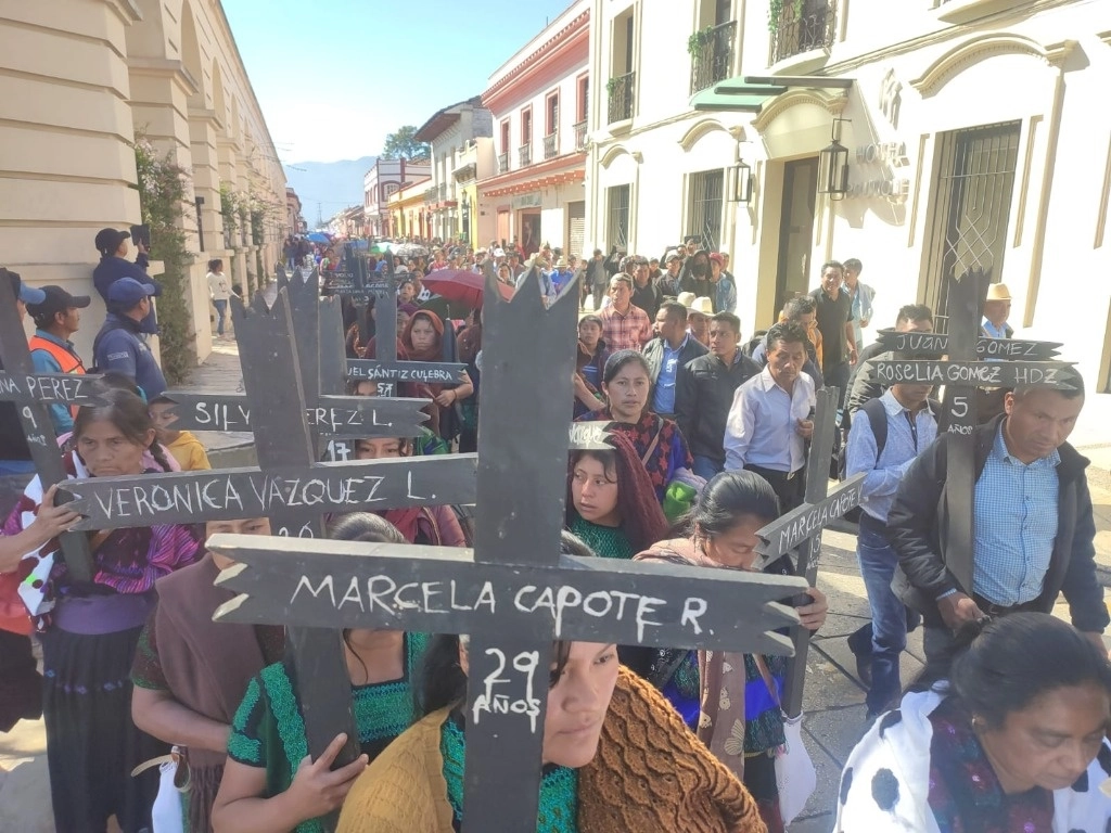 Unos 5 mil católicos de la diócesis de San Cristóbal que realizaron una peregrinación para recordar al obispo Samuel Ruiz y pedir seguridad en Chiapas. Foto Elio Henríquez