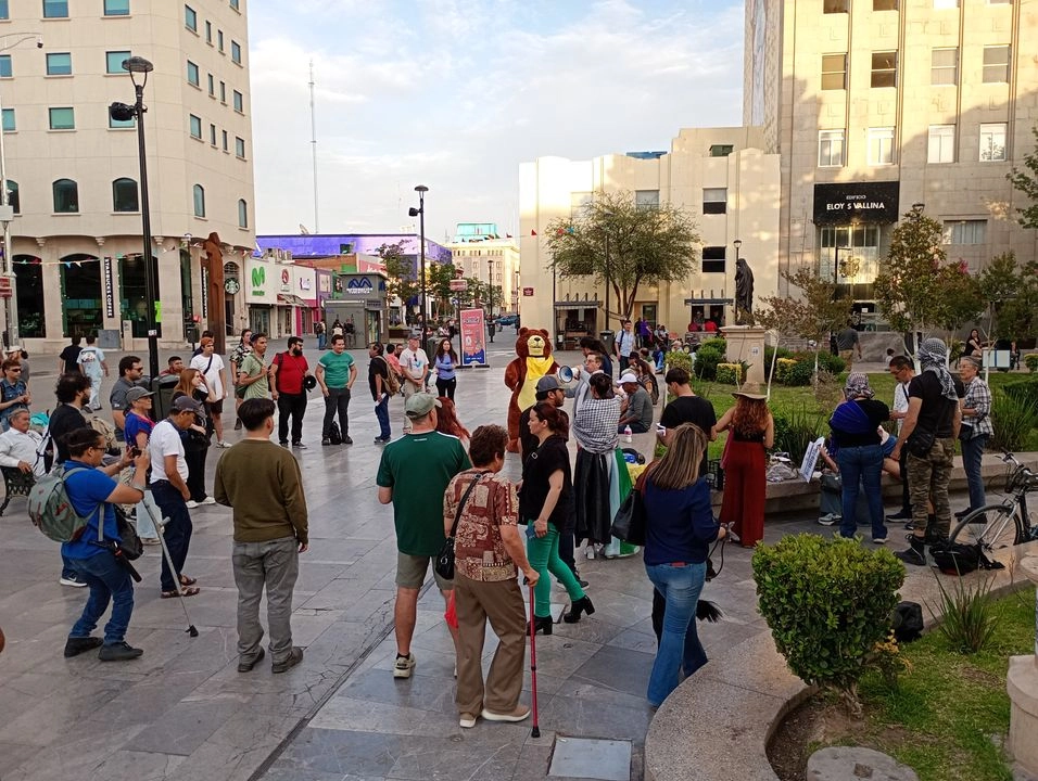Un grupo reducido de activistas piden que se declare como zona de restauración los cerros que rodean la ciudad de Chihuahua, Chihuahua. Foto 