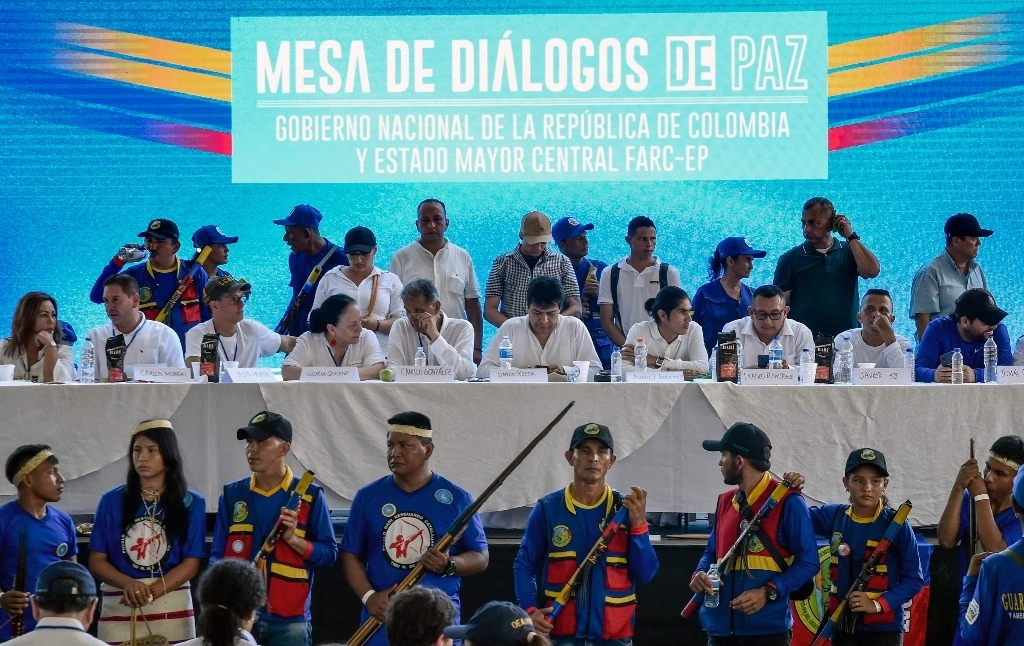 Aspecto de la mesa de diálogo entre representantes del gobierno colombiano y el llamado Estado Mayor Central de las FARC. Foto Afp 