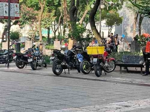 n su exposición de motivos indicó que es necesario crear una ley para quienes circulan en motocicletas en los 43 municipios. Foto La Jornada / archivo