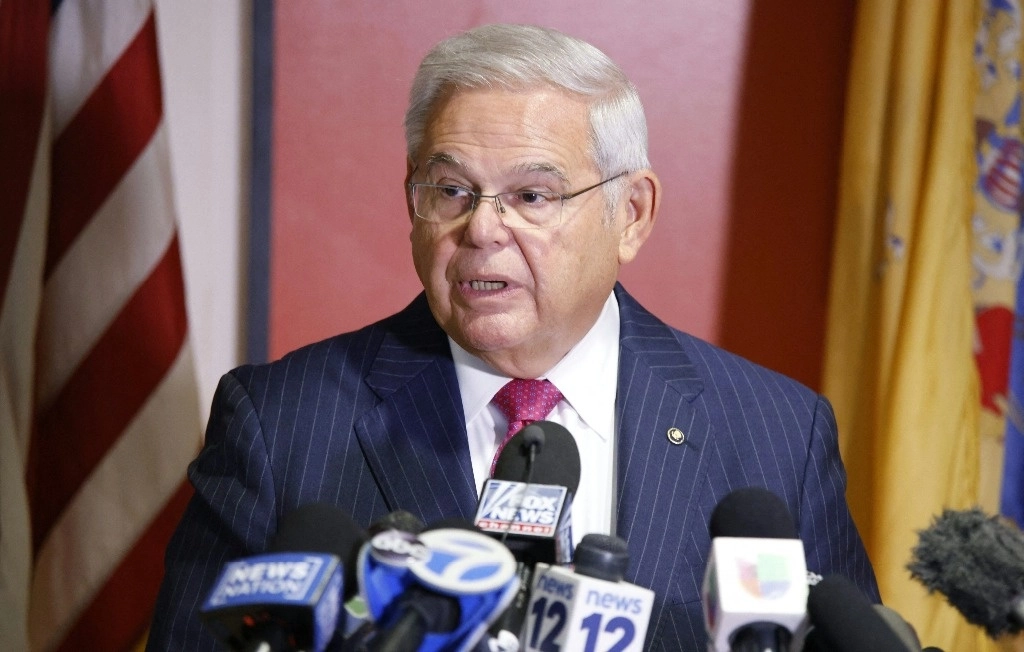 El legislador demócrata Robert Menéndez, quien dimitió como presidente del Comité de Relaciones Exteriores del Senado. Foto Afp 