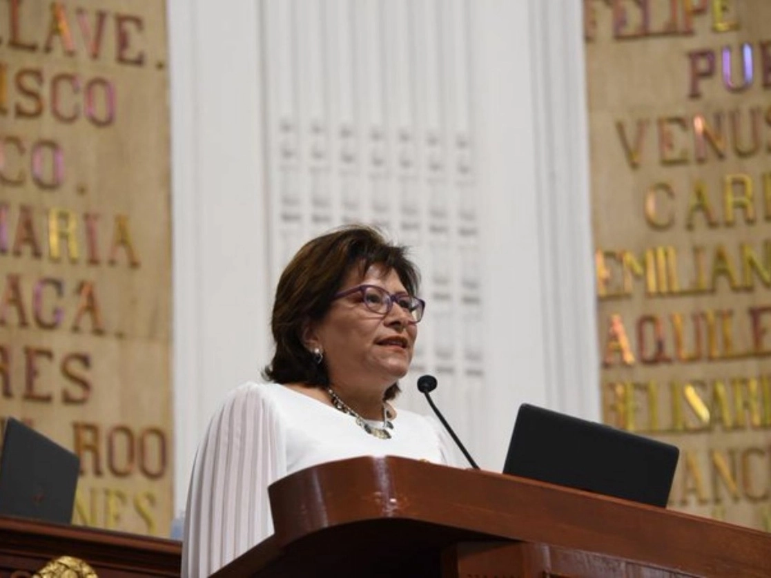 Martha Soledad Ávila Ventura, legisladora local de Morena, durante el segundo informe de la Jefa de Gobierno de la CDMX, Claudia Sheinbaum. Foto tomada del Twitter de @Congreso_CdMex
