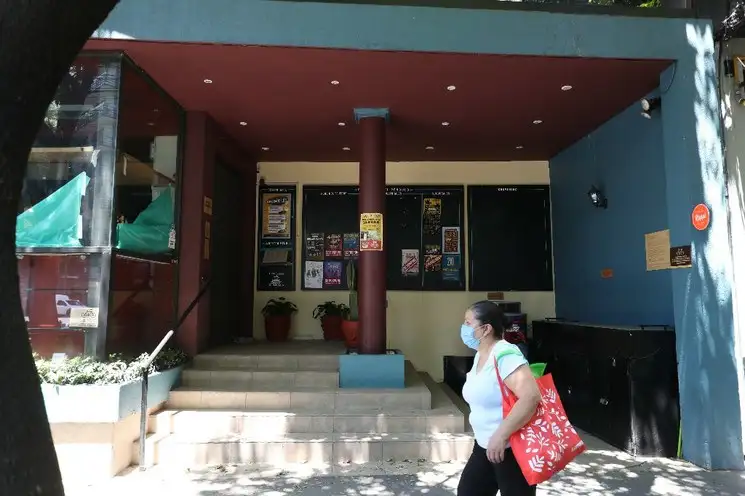 El ritmo de de la pandemia en la entidad se ha mantenido constante, pues desde que inicios de abril, cada tercer día se suman 100 enfermos más. Foto Yazmín Ortega/Archivo