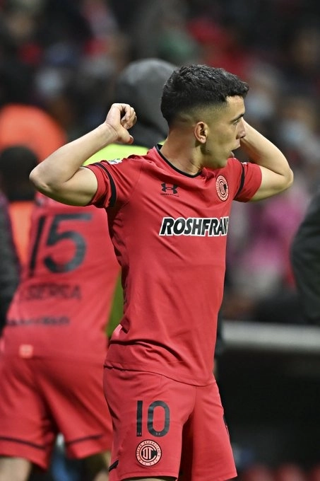 Leo Fernández celebra su anotación. Foto @TolucaFC