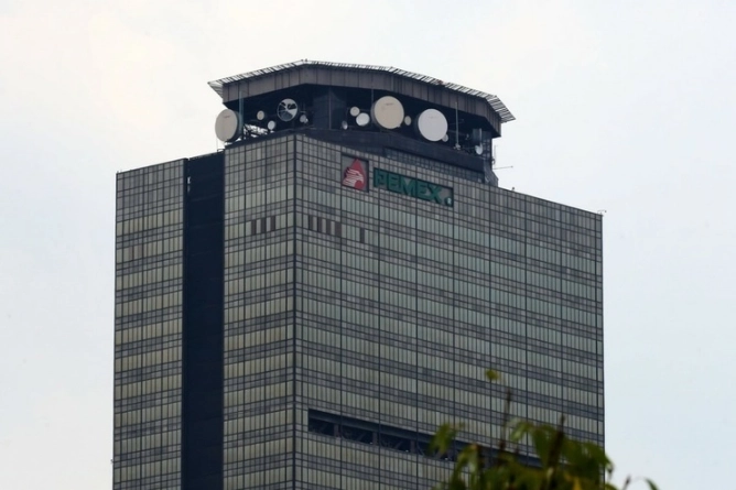 Torre de Pemex en la Ciudad de México. Foto Roberto García Ortiz / Archivo
