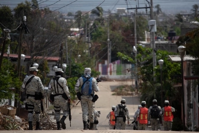 Elementos de la Guardia Nacional en calles de Acapulco. Foto Alfredo Domínguez/ archivo
