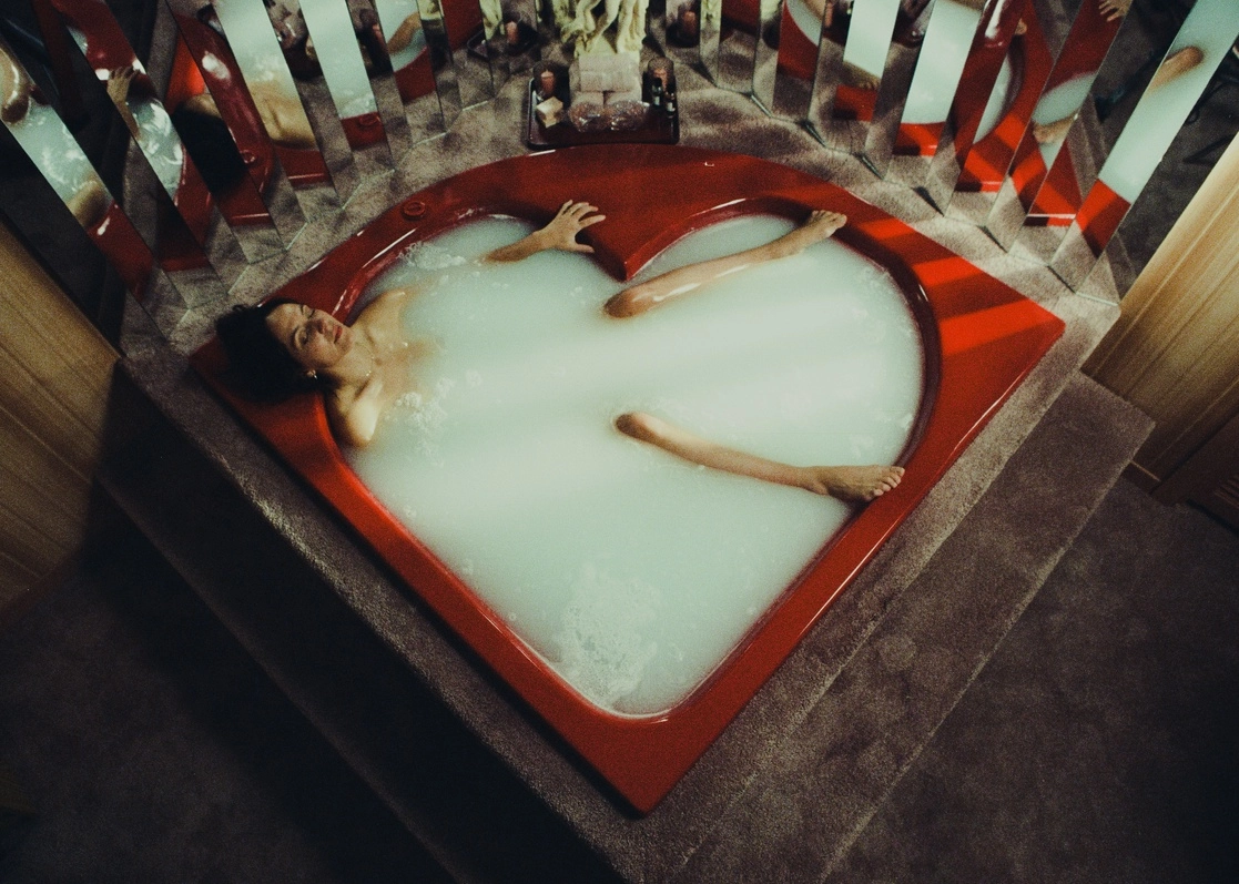 Fotograma de ‘Babysitter’, de Monia Chokri, es una de las obras en exhibición. Foto cortesía de la Cineteca