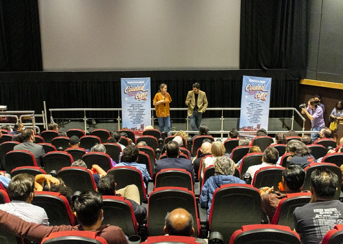 El realizador Eduardo Flores Torres en la función especial del documental en la sala Julio Bracho del CCU. Foto cortesía Filmoteca de la UNAM