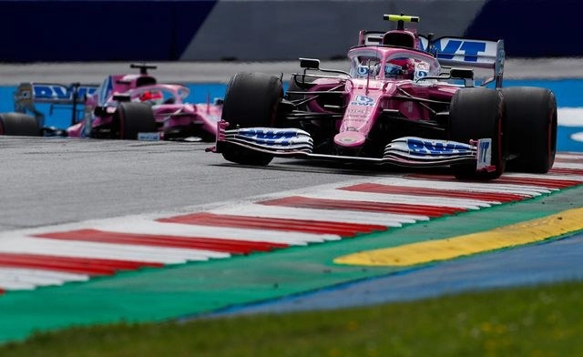 Los autos de Racing Point han sido llamados "Mercedes Rosa" por su parecido a los vehículos usados anteriormente por la escudería alemana. Foto Afp