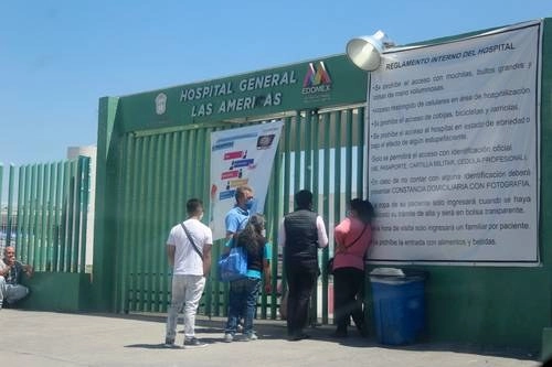 Entrada del Hospital Las Américas, en Ecatepec, uno de los 30 designados por el sector salud del estado de México para atender pacientes con Covid-19. Foto Javier Salinas Cesáreo