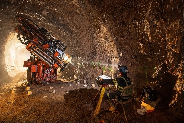 Según la ley, las mineras deben realizar un pago cada seis meses por concesiones y asignaciones. Foto cortesía Camimex



