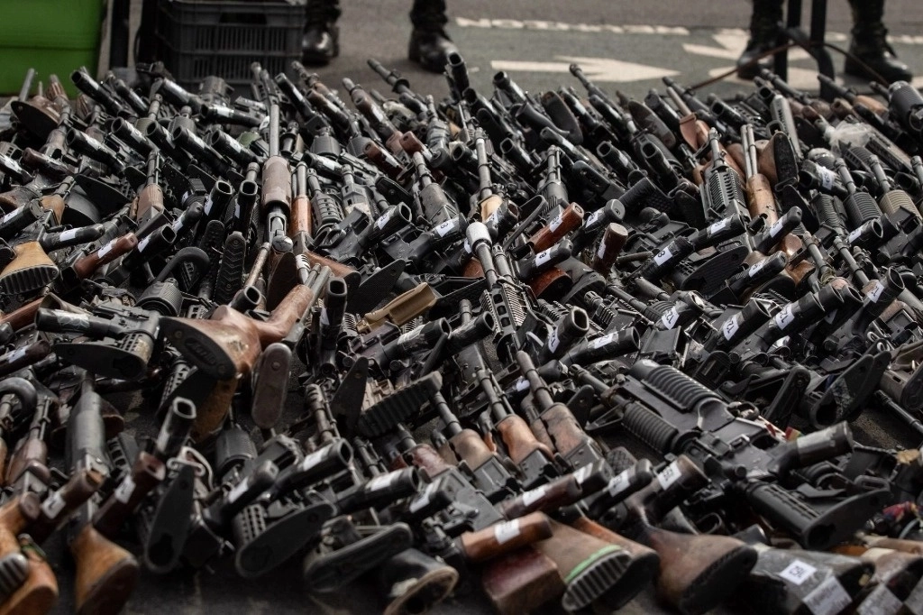La Jornada - En manos de civiles, 400 millones de armas de fuego en EU