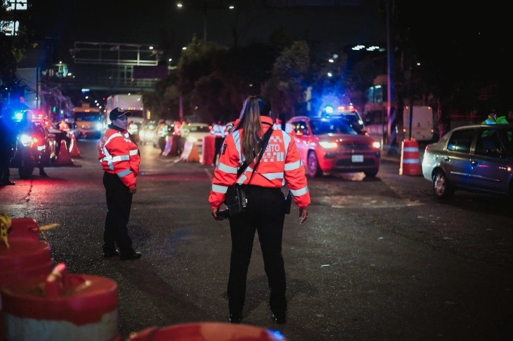 La pena por conducir bajo los efectos de bebidas embriagantes es un arresto de 12 a 24 horas, el cual será inconmutable, según el grado que arrojen en la prueba de alcoholemia. Foto tlalnepantla.gob.mx/