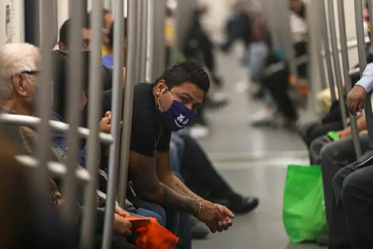 En los últimos doce meses se registró una disminución de 799 mil 740  puestos, equivalente a una tasa anual del -3.9 por ciento. Foto: Yazmín Ortega