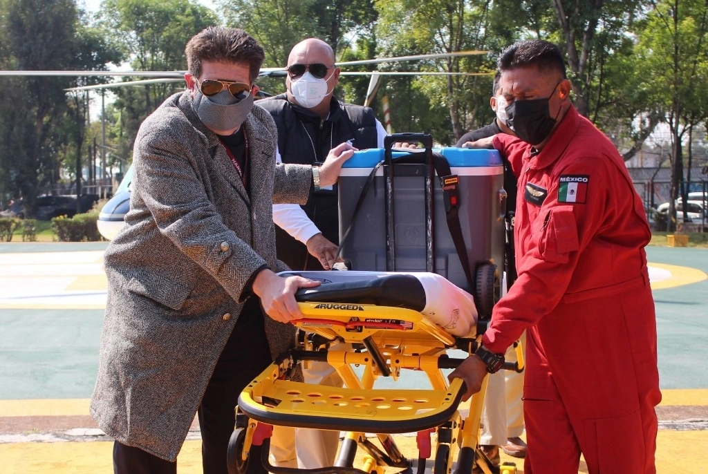 Un equipo multidisciplinario del HJM viajó a Mexicali para los trámites y traslado de órganos a la CDMX para llevar a cabo los trasplantes. El lunes por la noche, el hospital recibió una donación proveniente de Acapulco. Foto Cuartoscuro / archivo 