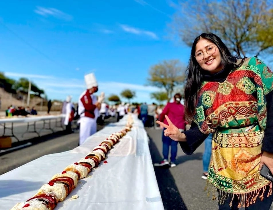 En Tijuana y Mexicali se partió la rosca de reyes más grande del mundo. Foto La Jornada