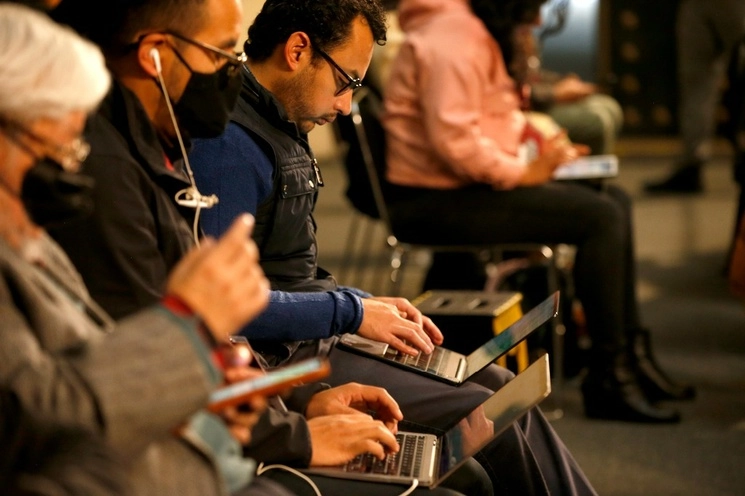 El porcentaje de la población de seis años o más en México que utiliza el Internet pasó de 75.6 a 78.6 por ciento de 2021 a 2022. Foto José Antonio López / Archivo