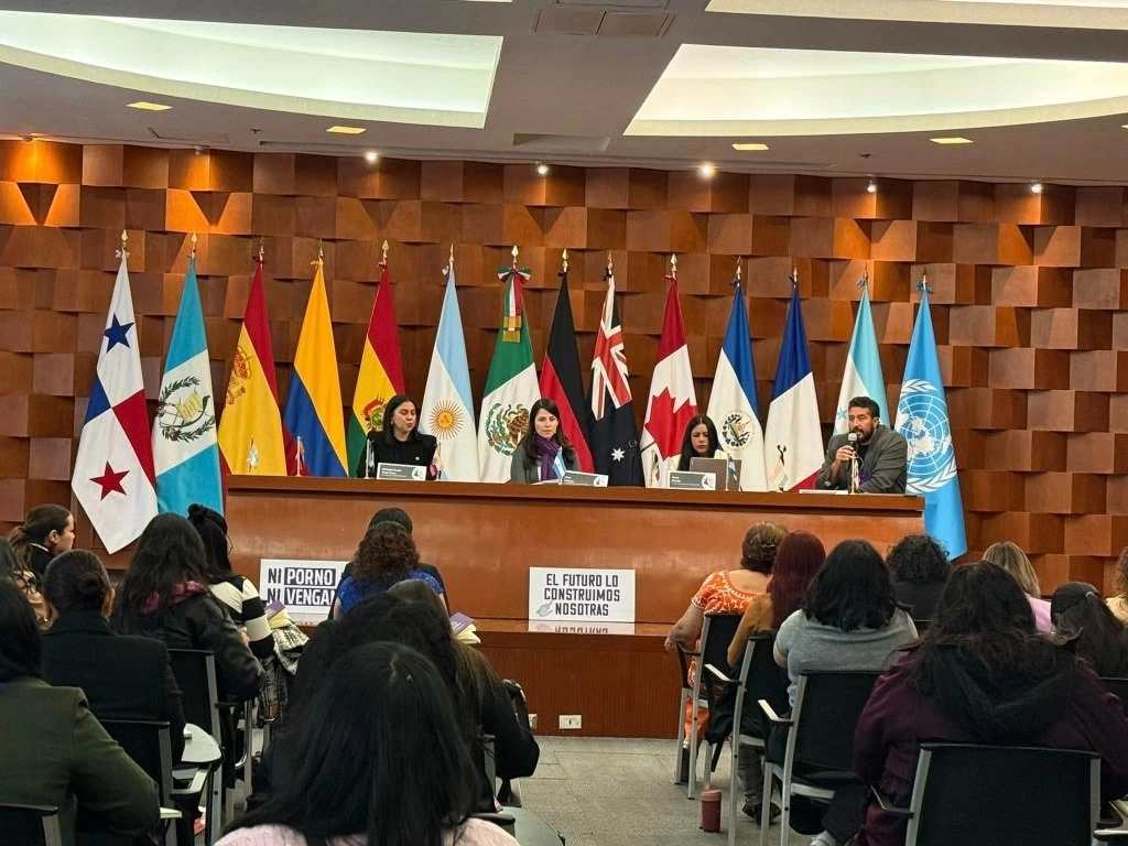 Participantes de la Primera Cumbre Latinoamericana de Defensoras Digitales. Imagen tomada de https://www.facebook.com/marthita.briones