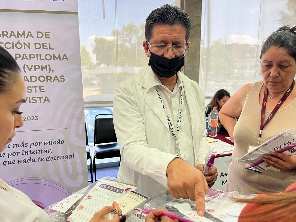 Inicio del programa de detección del virus del papiloma humano (VPH) en trabajadoras del Issste , en las instalaciones de la dependencia en Buenavista, alcaldía Cuauhtémoc, Ciudad de México, el 25 de abril de 2023. Foto María Luisa Severiano