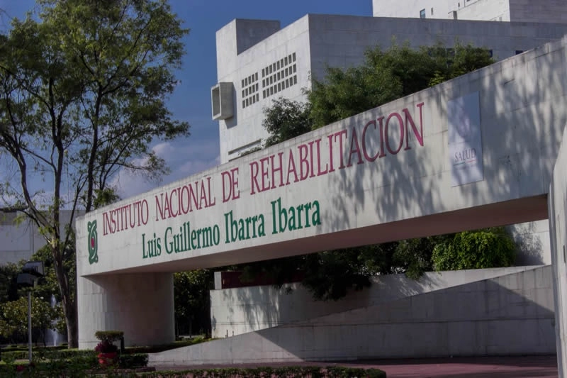 Las principales causas de discapacidad en pacientes que acuden al Instituto son por fracturas, accidentes y enfermedades neurológicas. Imagen tomada de https://www.facebook.com/INR.MX