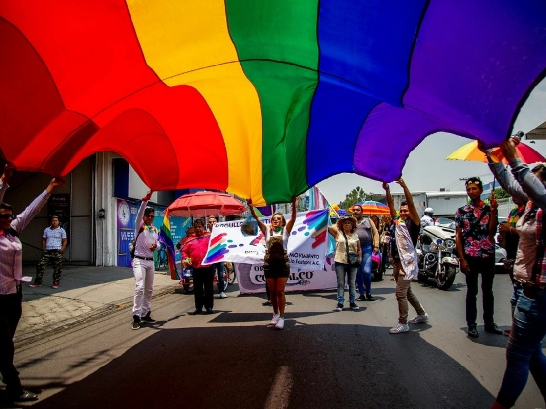 Durante una marcha de integrantes de la comunidad LGBTTTI+, en Ecatepec, Edomex. Foto Jair Cabrera / Archivo