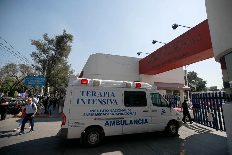 Acceso al Instituto Nacional de Enfermedades Respiratorias en la CDMX. Foto Alfredo Domínguez/ archivo